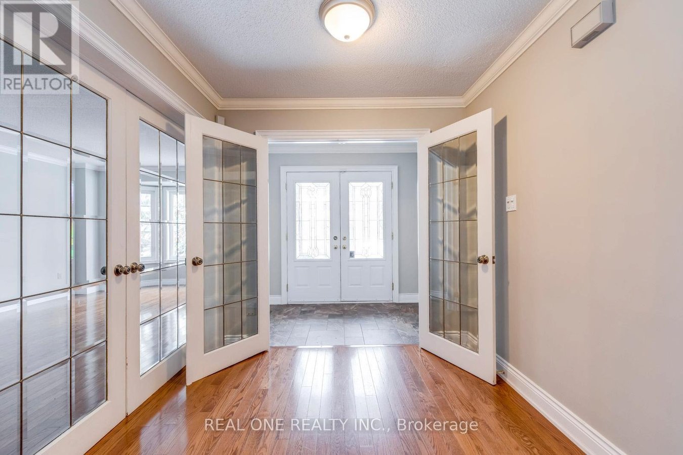 1369 MAPLERIDGE CRESCENT - Photo 2