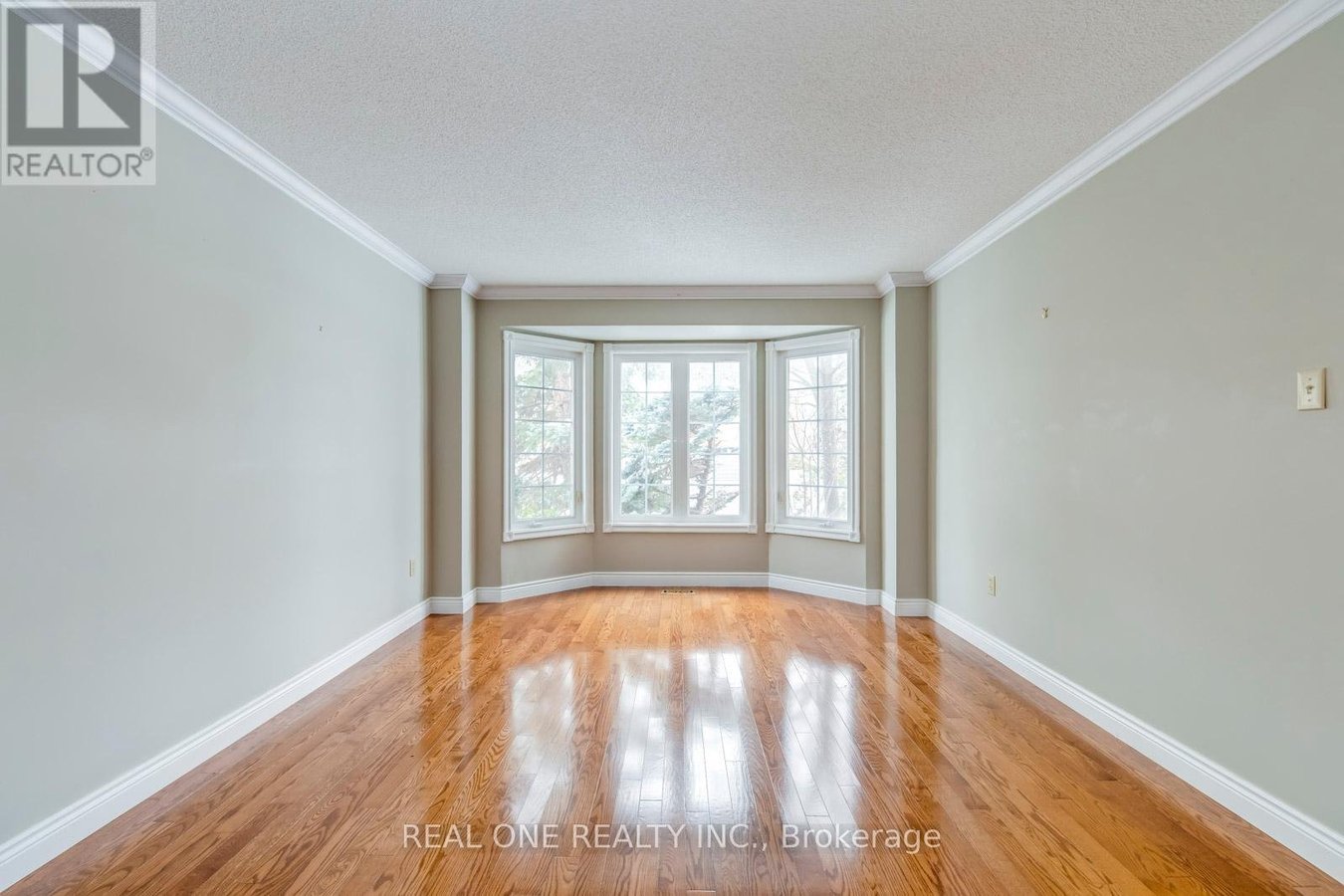 1369 MAPLERIDGE CRESCENT - Photo 4