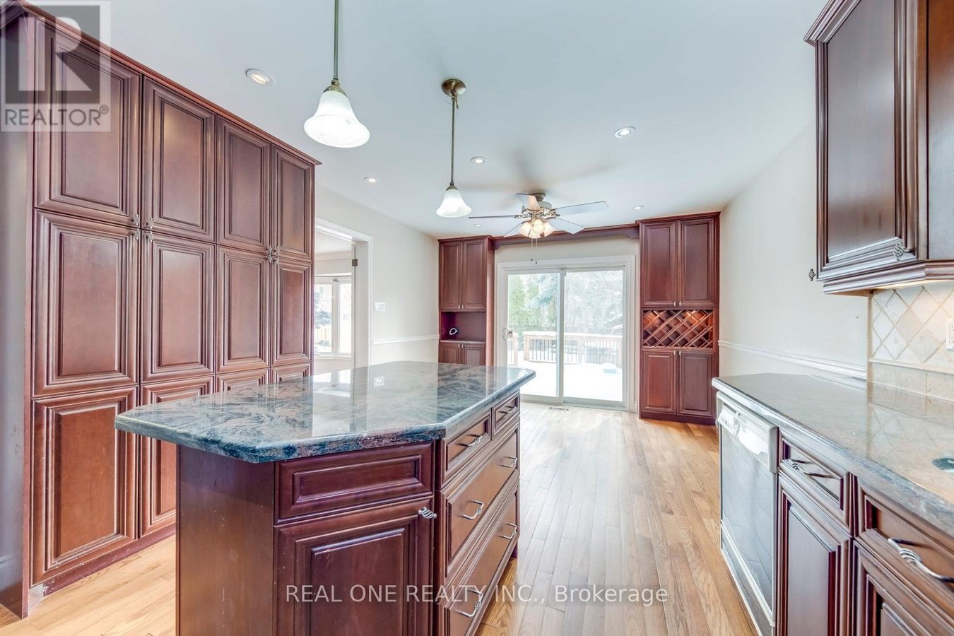 1369 MAPLERIDGE CRESCENT - Photo 10
