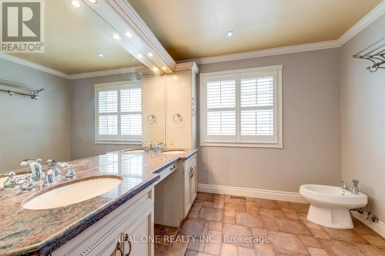 1369 MAPLERIDGE CRESCENT - Photo 26