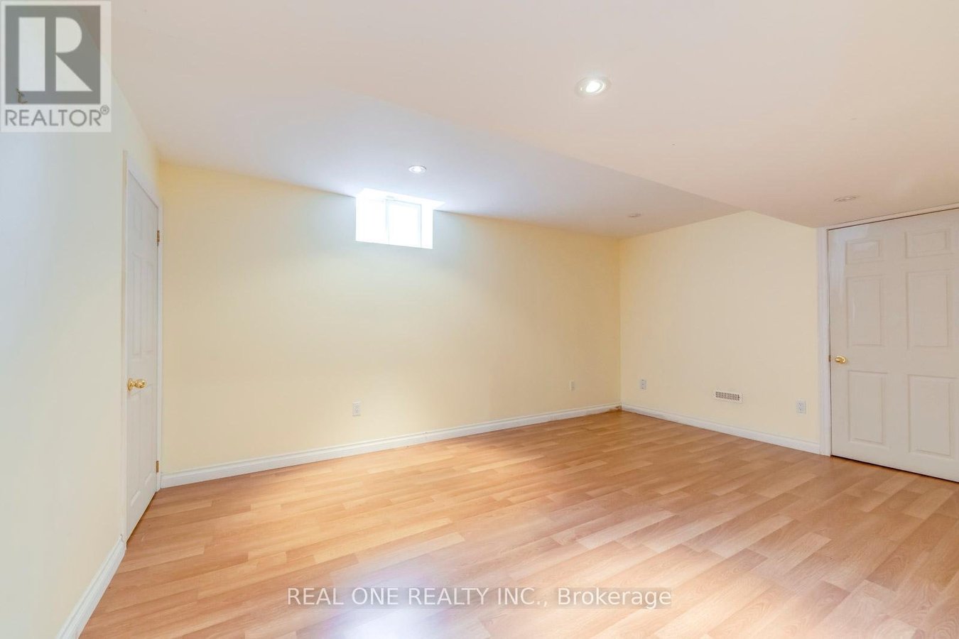 1369 MAPLERIDGE CRESCENT - Photo 32