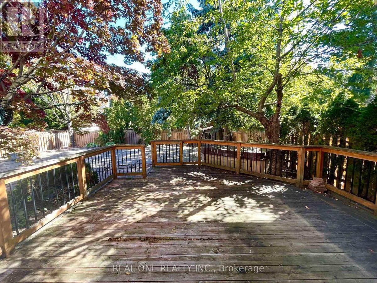 1369 MAPLERIDGE CRESCENT - Photo 34