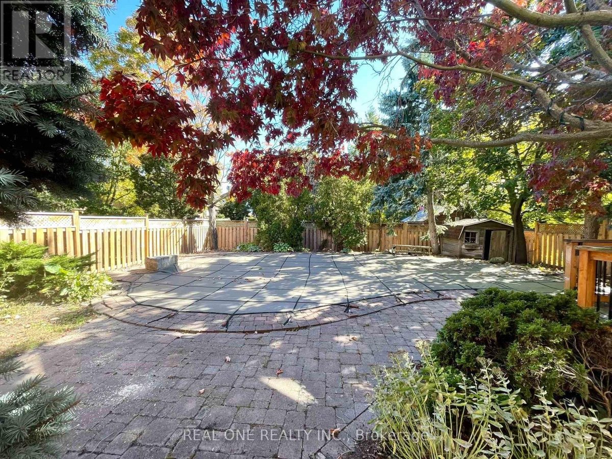 1369 MAPLERIDGE CRESCENT - Photo 35