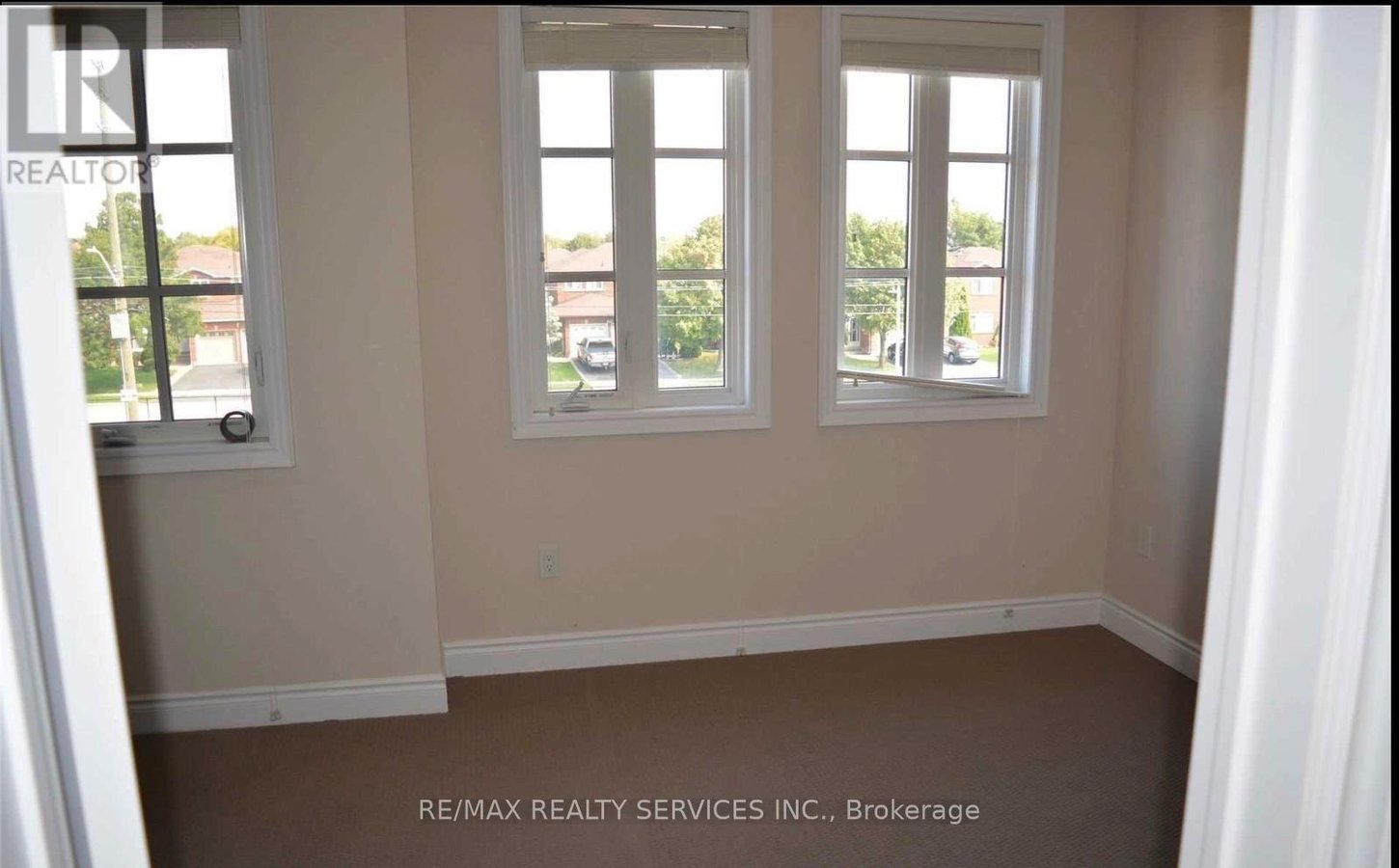 28 - 2184 TRAFALGAR ROAD - Photo 3