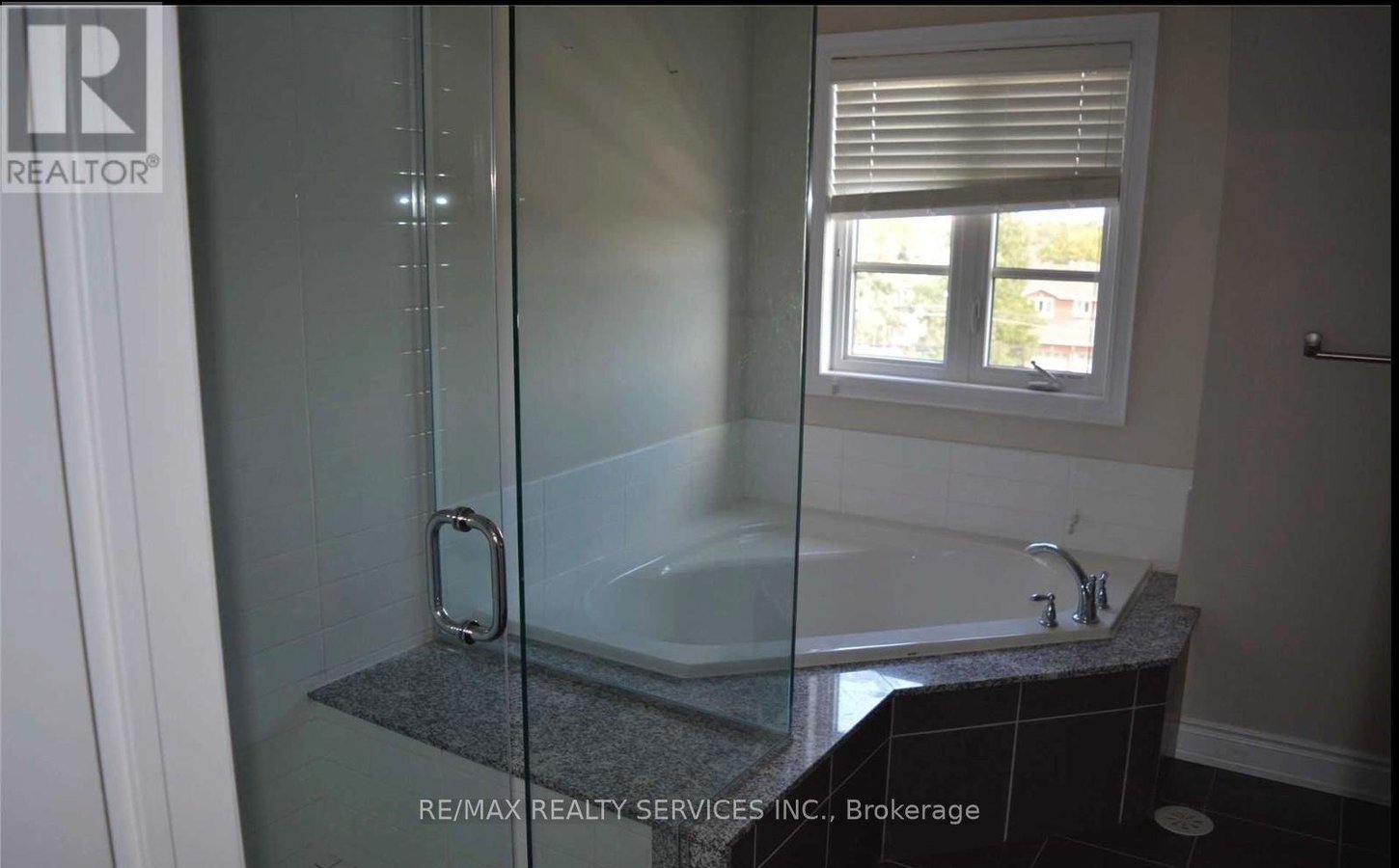 28 - 2184 TRAFALGAR ROAD - Photo 25