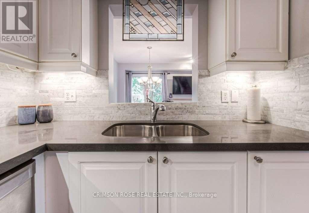 2096 GLENHAMPTON ROAD - Photo 11