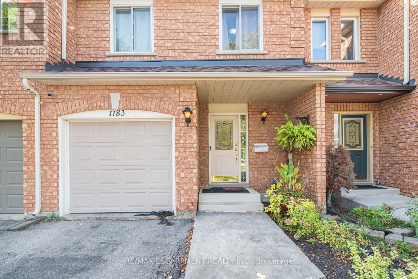 1183 WESTVIEW TERRACE - Photo 1