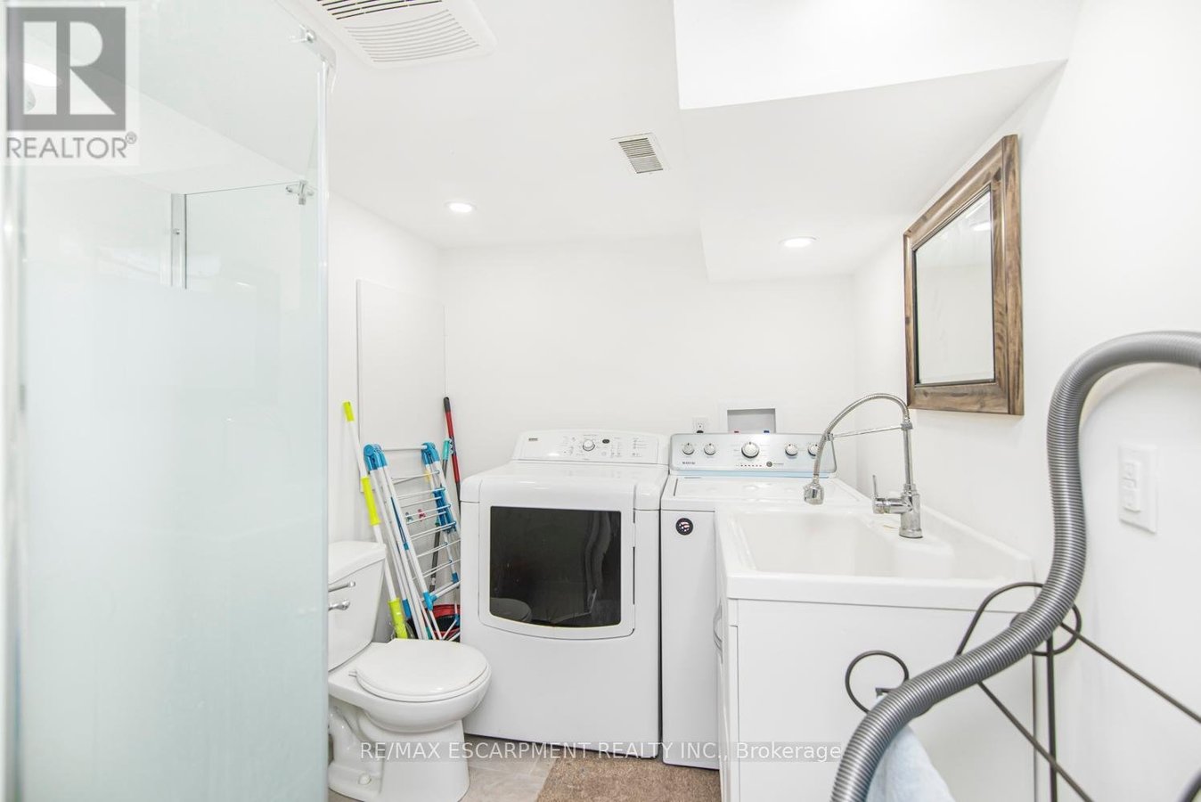 1183 WESTVIEW TERRACE - Photo 25