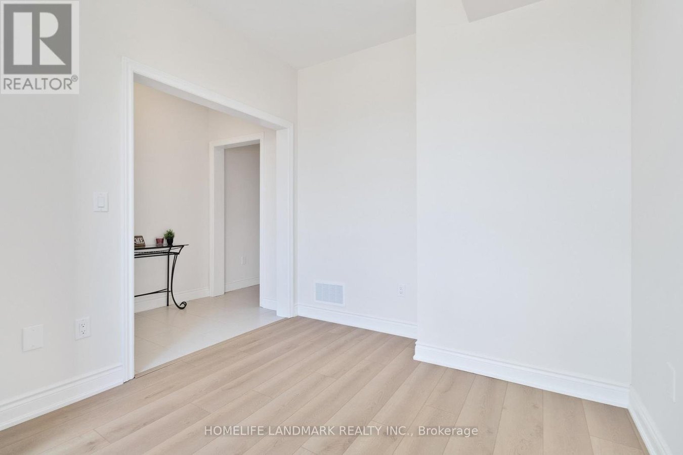 3303 SIXTH LINE - Photo 5