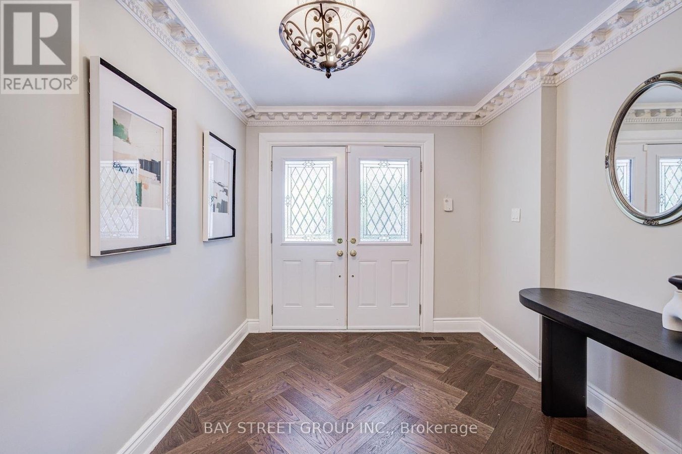363 LAKESHORE ROAD W - Photo 2