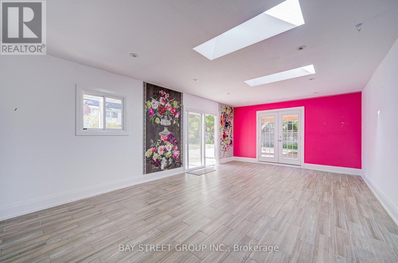 363 LAKESHORE ROAD W - Photo 18