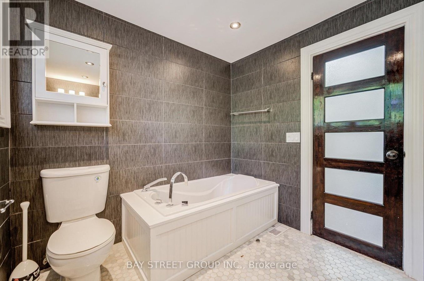363 LAKESHORE ROAD W - Photo 20
