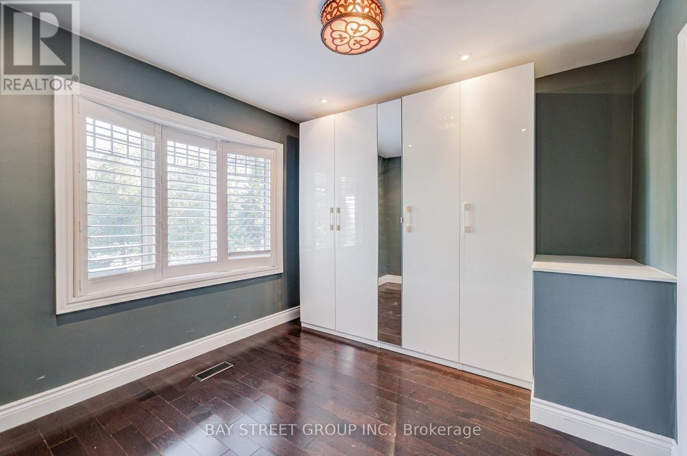 363 LAKESHORE ROAD W - Photo 22