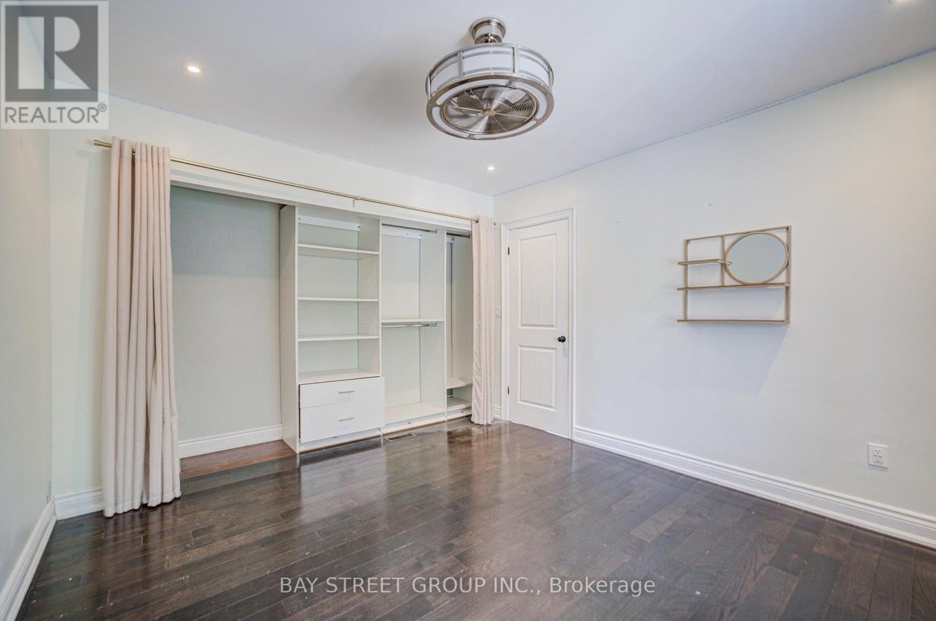 363 LAKESHORE ROAD W - Photo 26