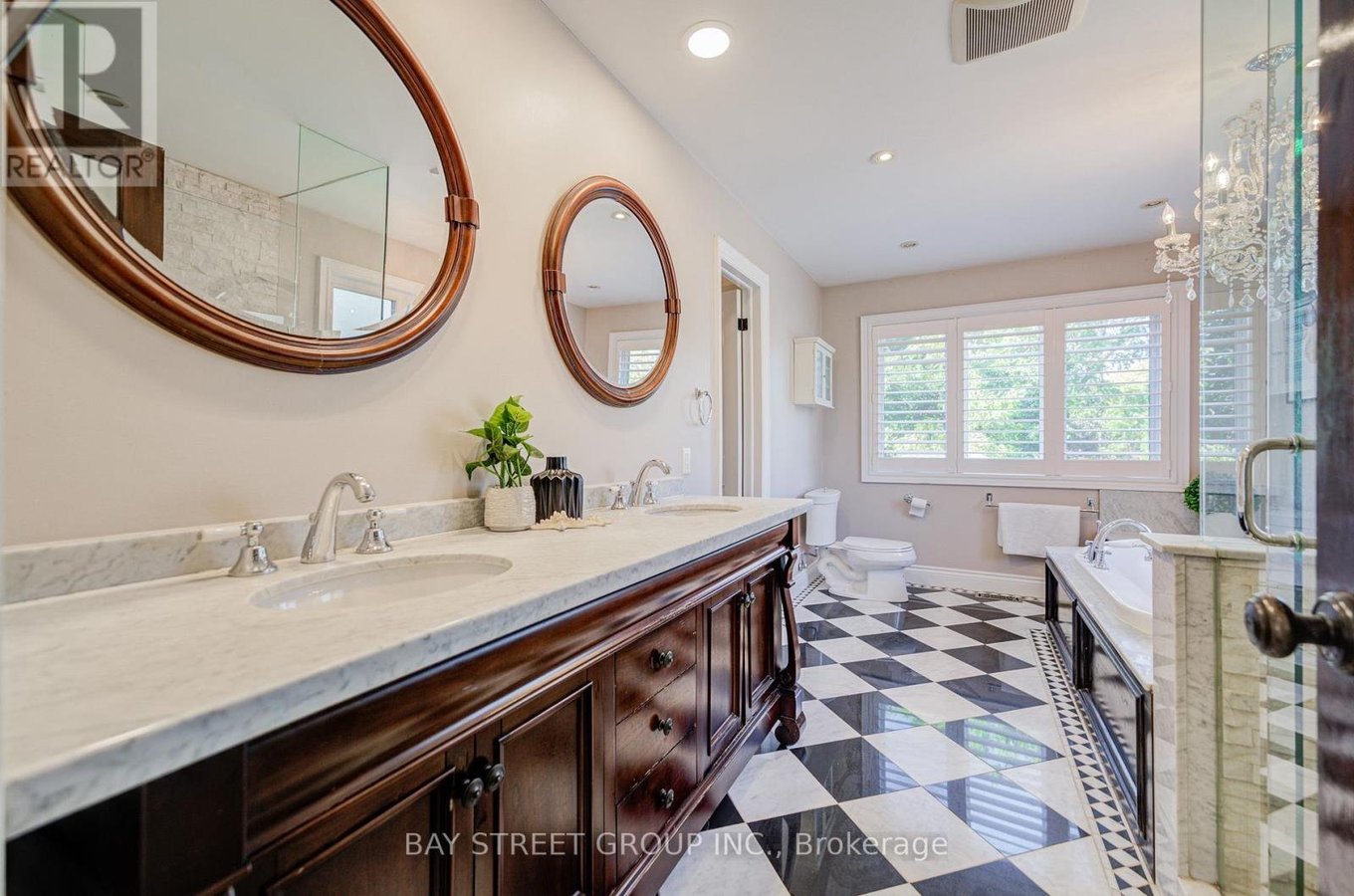 363 LAKESHORE ROAD W - Photo 31