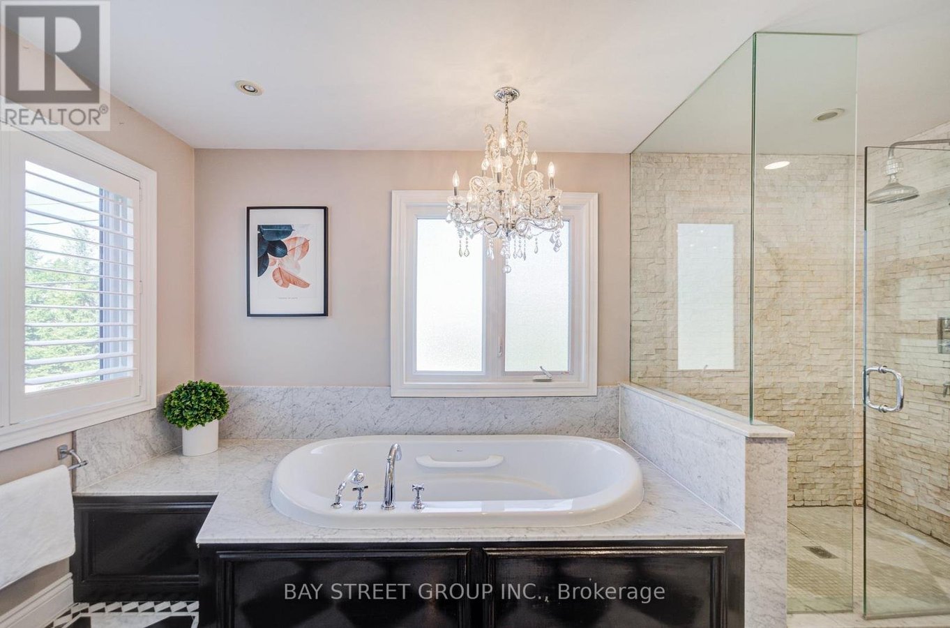 363 LAKESHORE ROAD W - Photo 33
