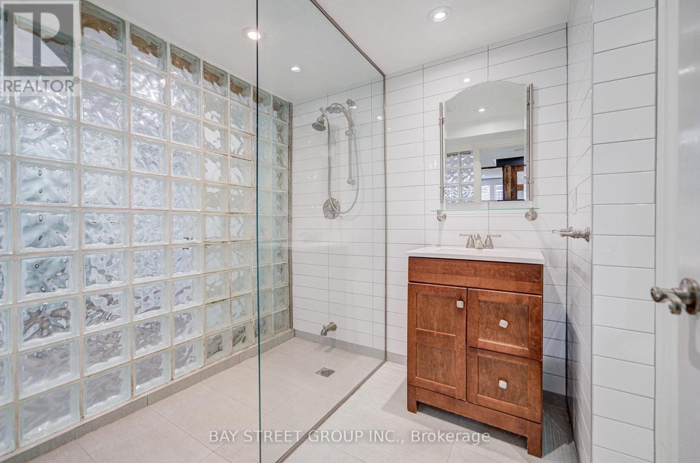363 LAKESHORE ROAD W - Photo 37