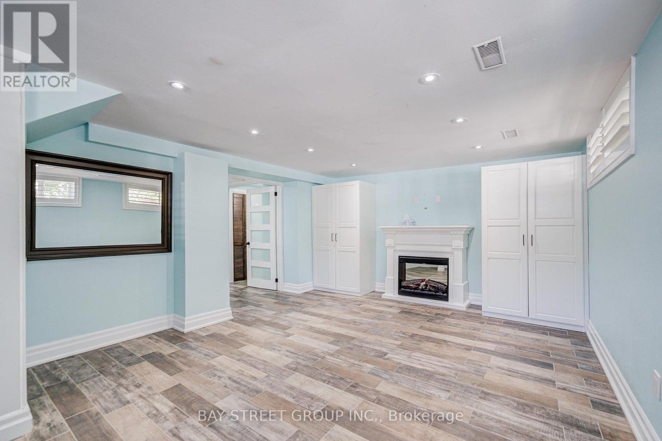 363 LAKESHORE ROAD W - Photo 40