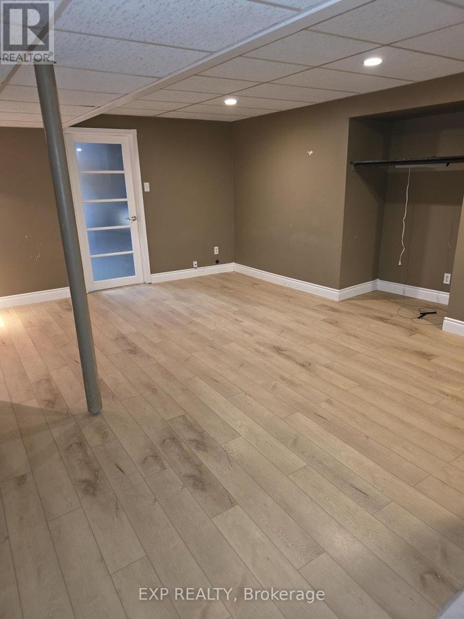 1296 VALERIE CRESCENT W - Photo 13