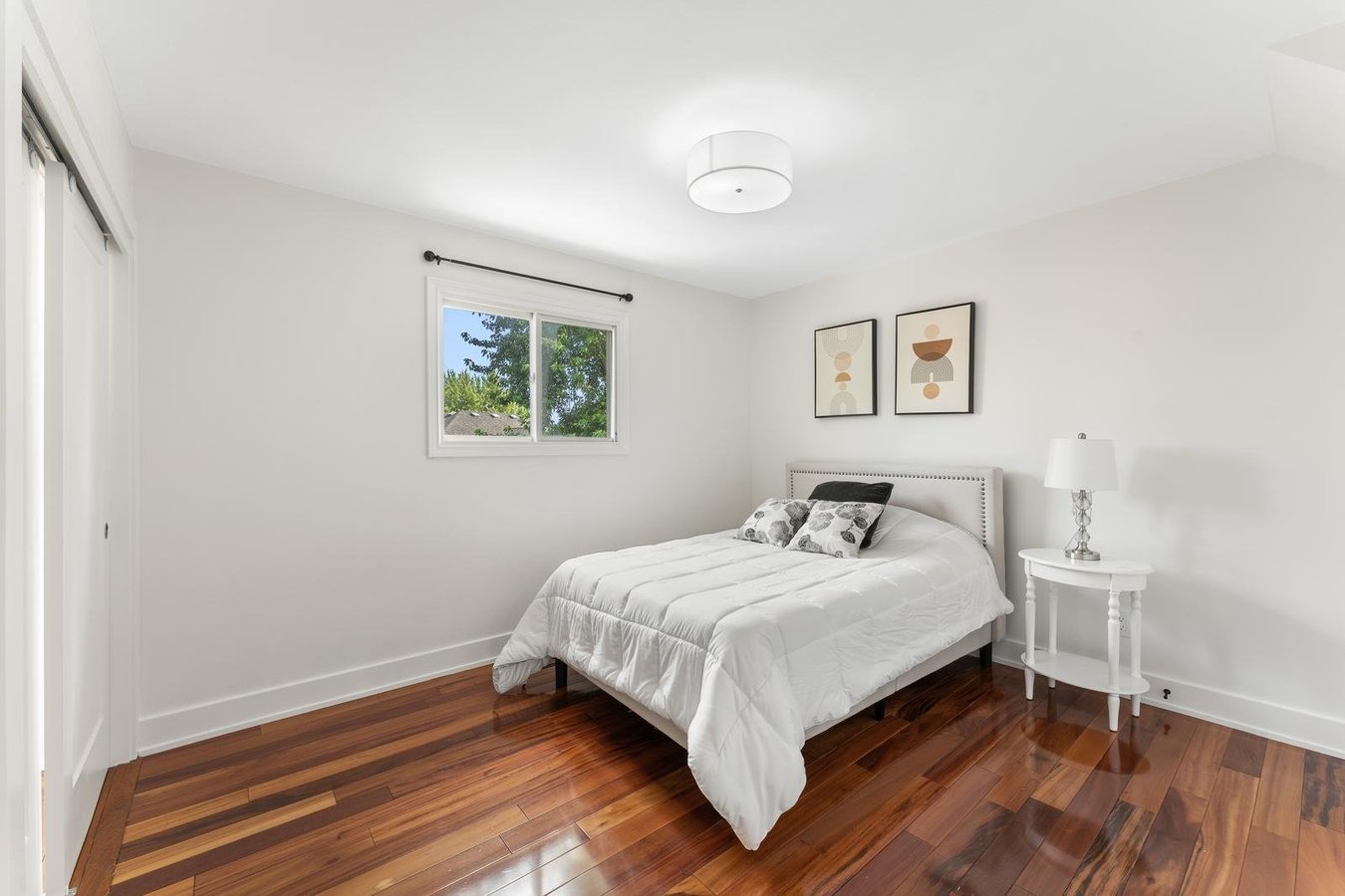 1186 Glenashton Drive - Photo 1
