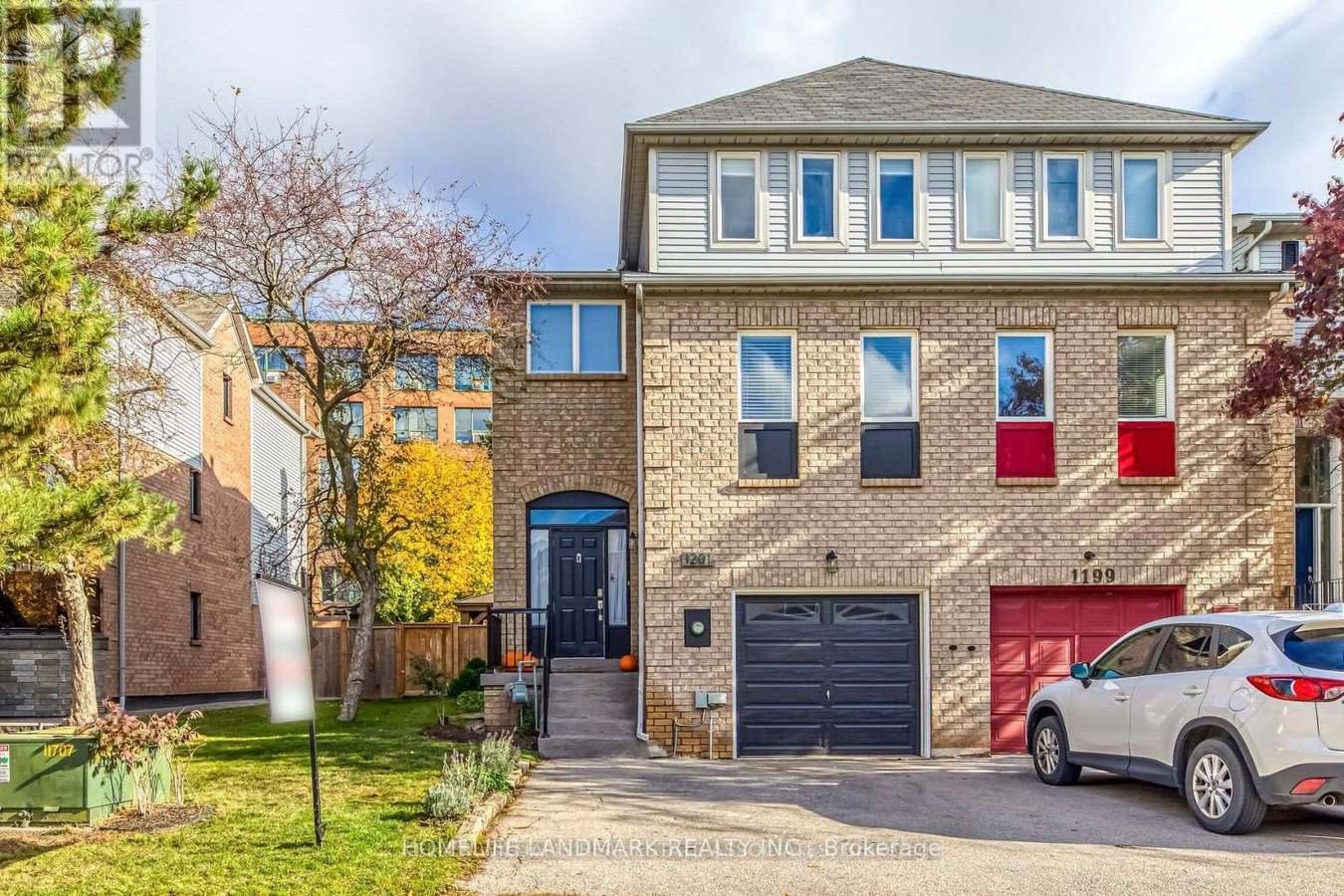 1201 LINDSAY DRIVE - Photo 1