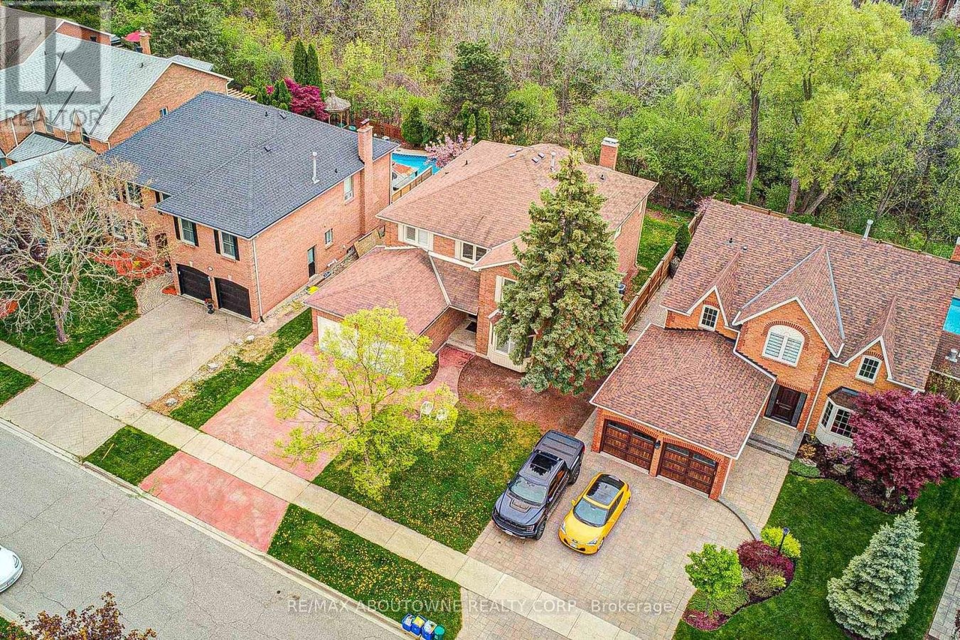1126 BERKSHIRE COURT - Photo 4