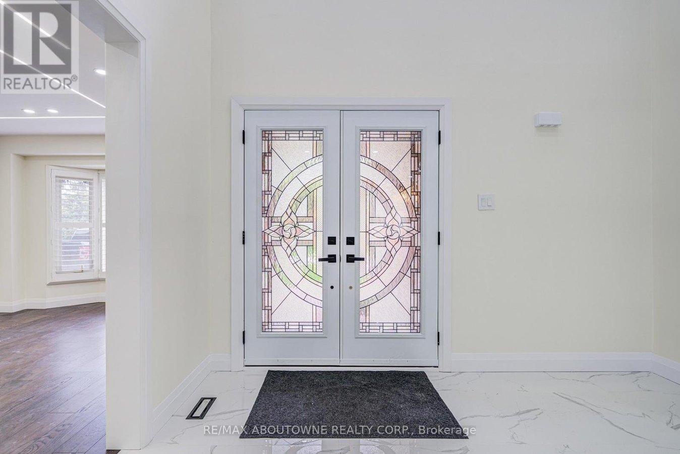 1126 BERKSHIRE COURT - Photo 5