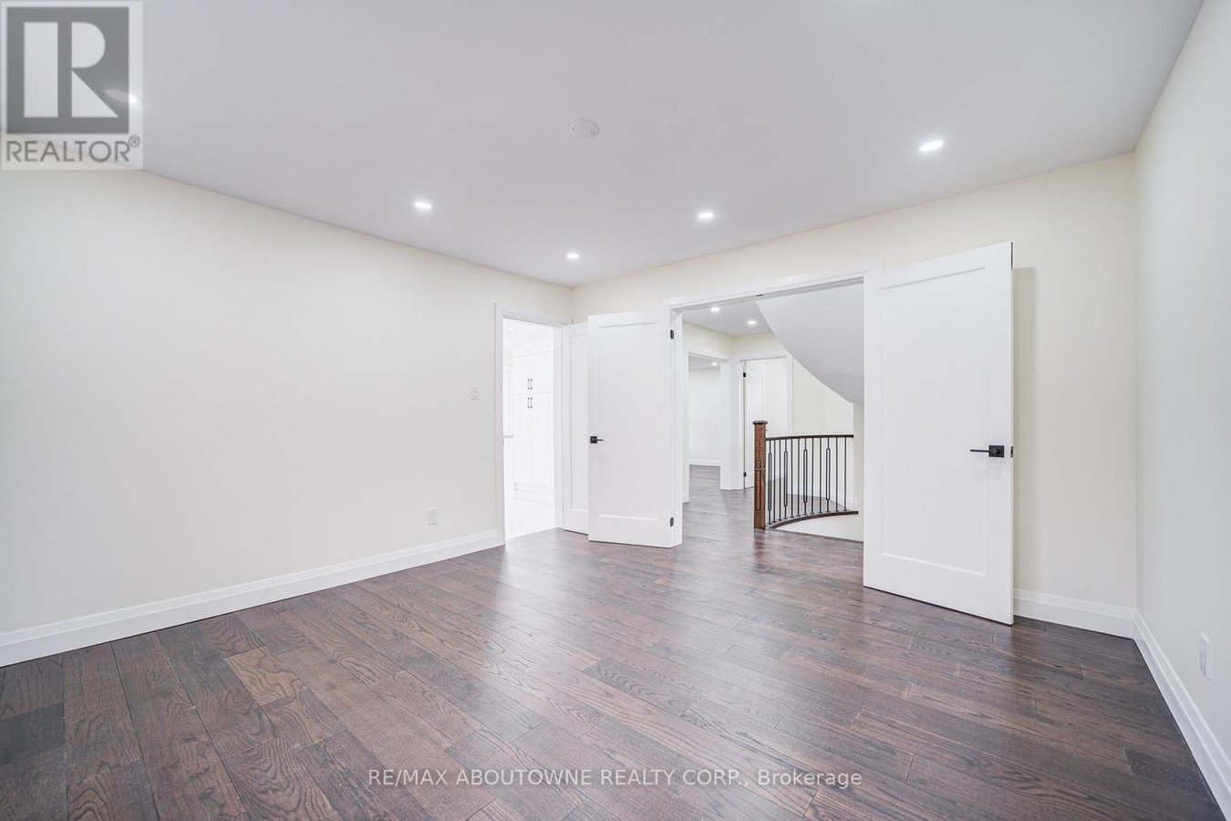 1126 BERKSHIRE COURT - Photo 11