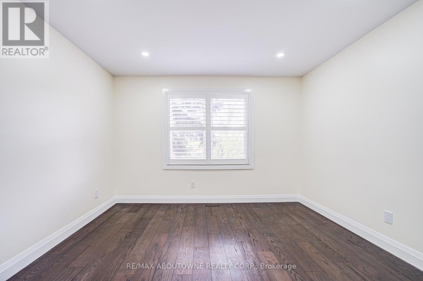 1126 BERKSHIRE COURT - Photo 32