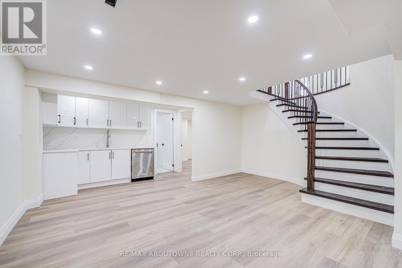 1126 BERKSHIRE COURT - Photo 33