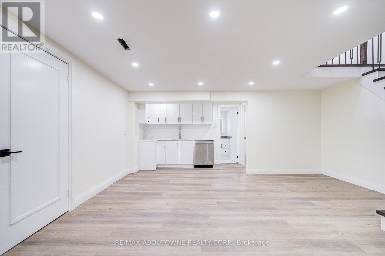 1126 BERKSHIRE COURT - Photo 34