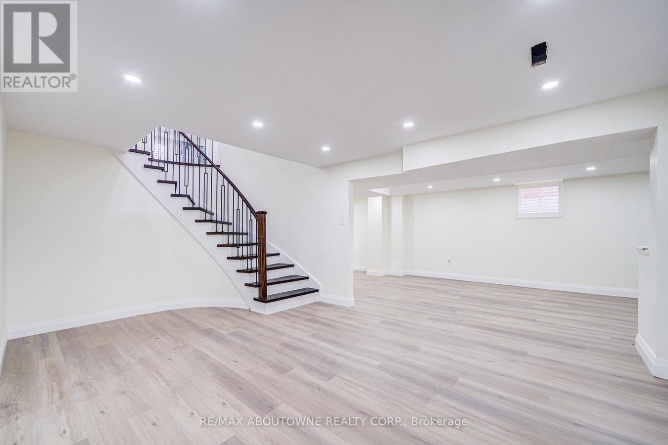 1126 BERKSHIRE COURT - Photo 35