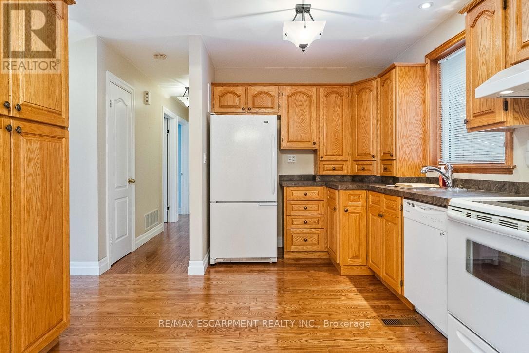 UPPER - 249 SOUTHVIEW ROAD - Photo 5