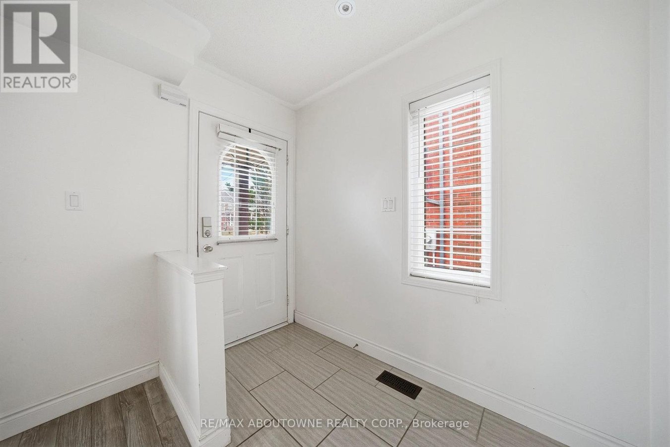 2502 POSTMASTER DRIVE - Photo 4