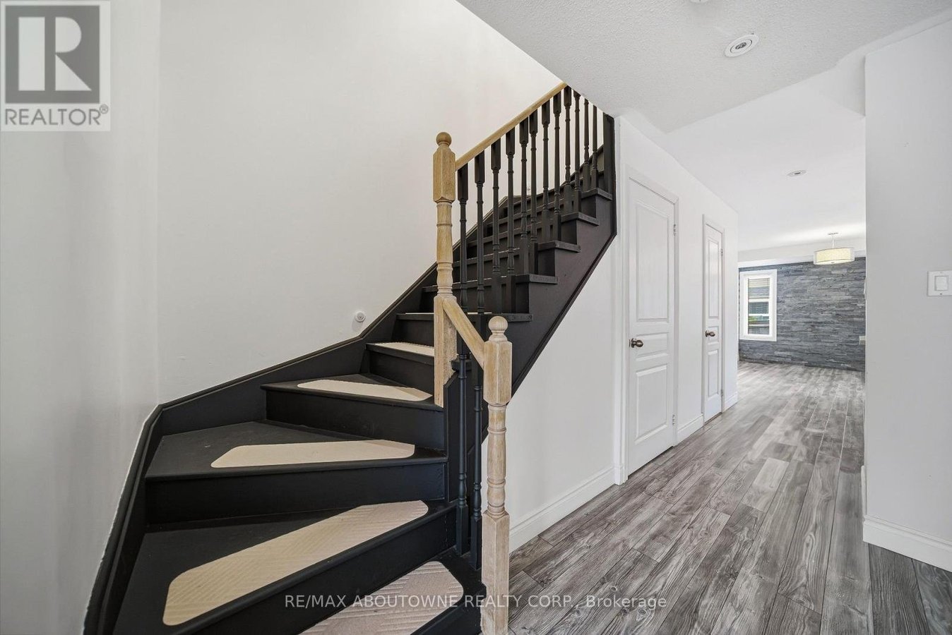 2502 POSTMASTER DRIVE - Photo 7