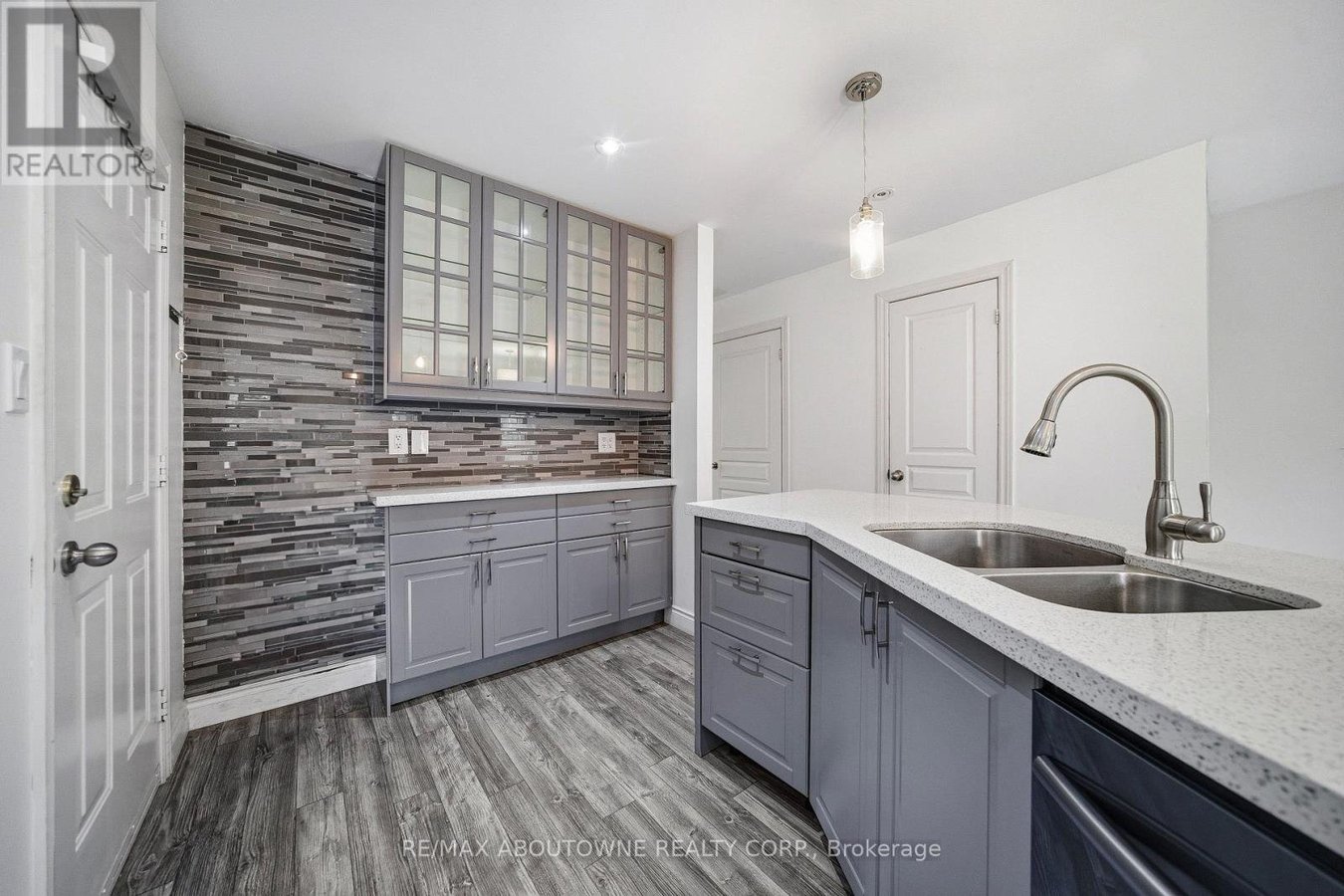 2502 POSTMASTER DRIVE - Photo 11