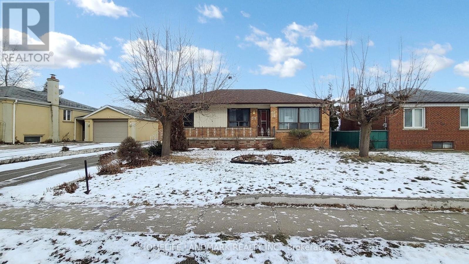 219 SOUTHVIEW ROAD - Photo 1