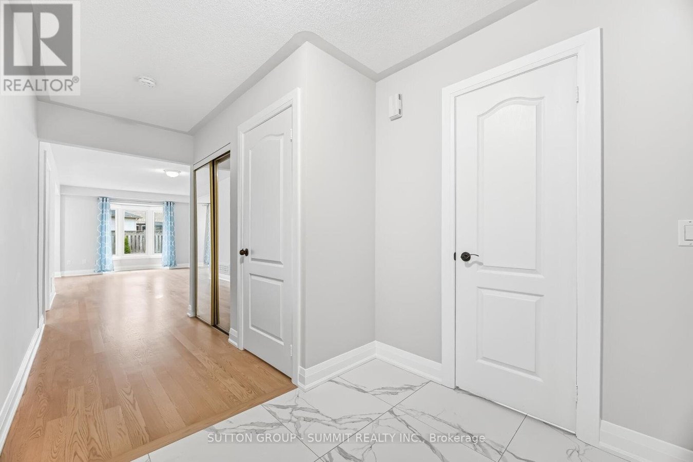 139 GENESEE DRIVE - Photo 2