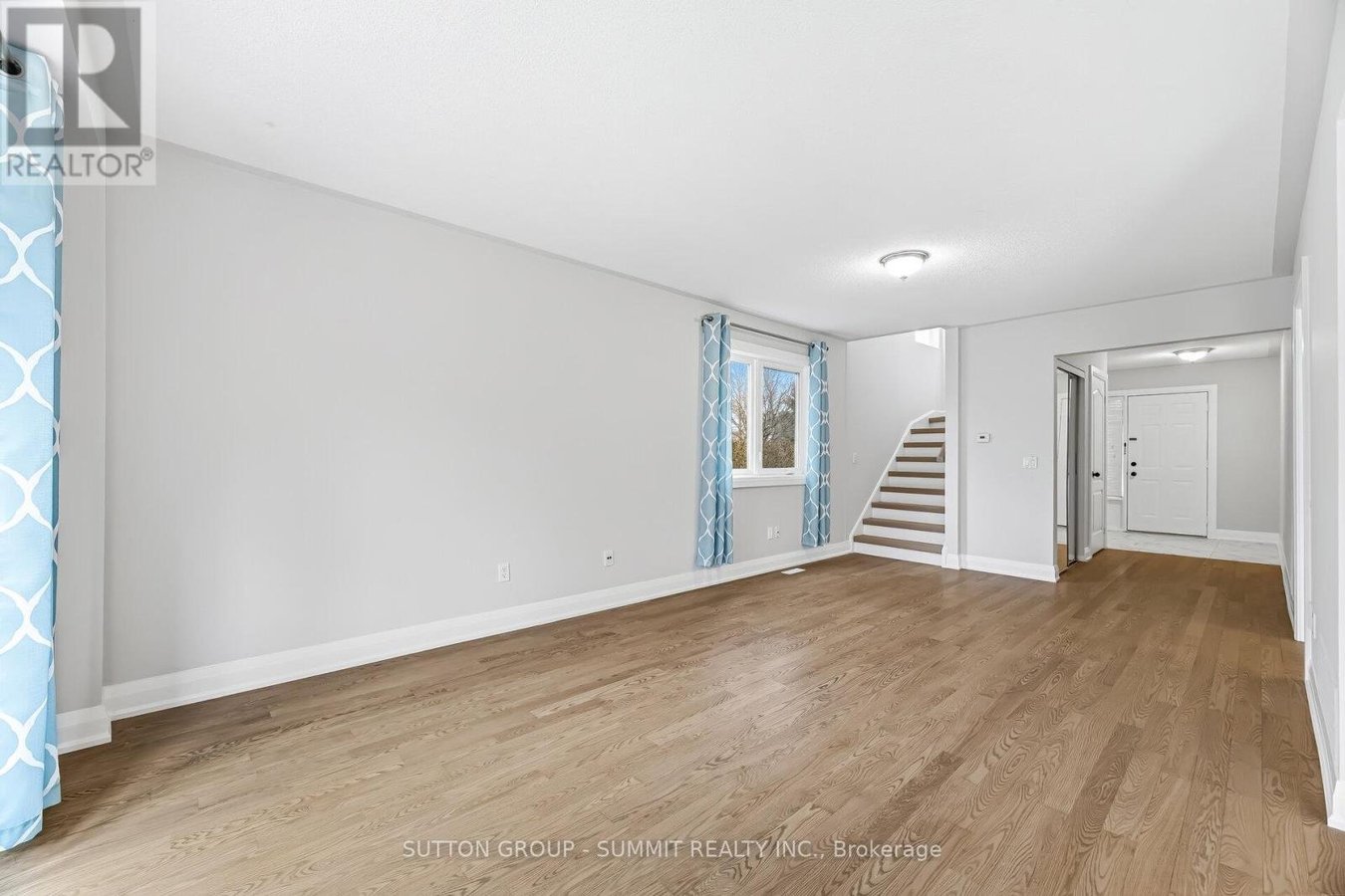 139 GENESEE DRIVE - Photo 3