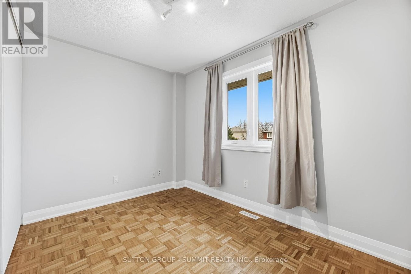 139 GENESEE DRIVE - Photo 20