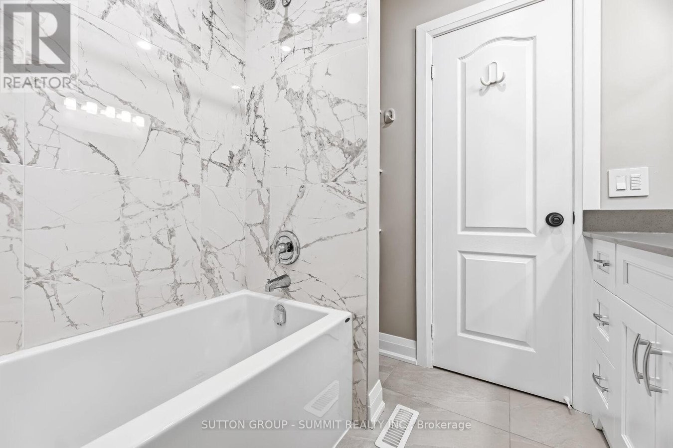 139 GENESEE DRIVE - Photo 22