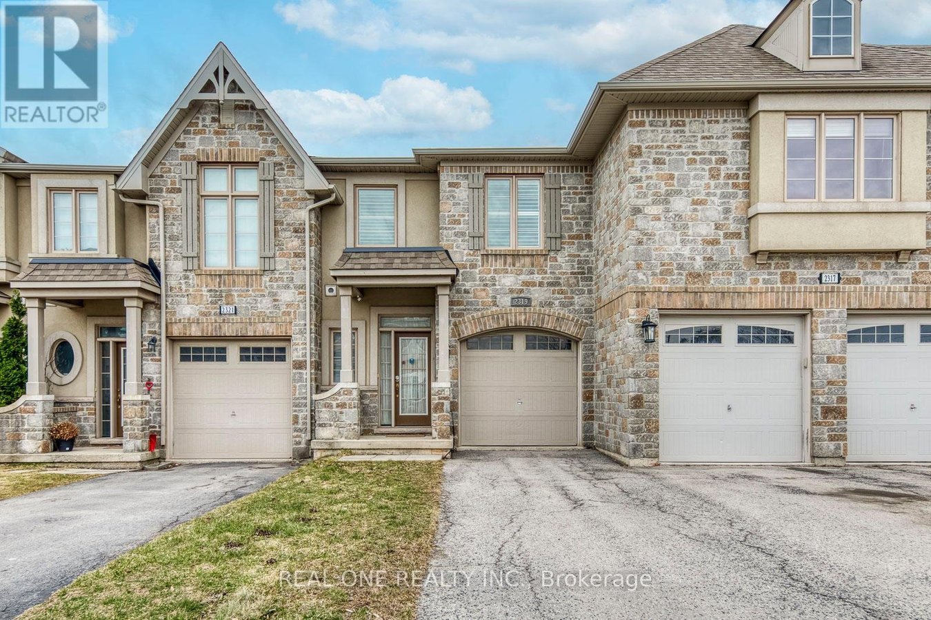 2319 STONE GLEN CRESCENT - Photo 1