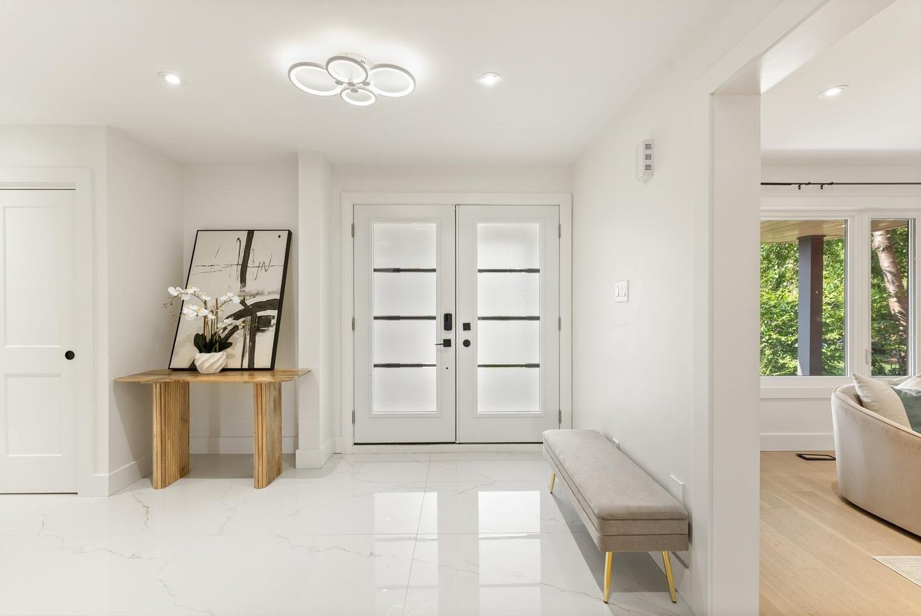 1186 Glenashton Drive - Photo 2