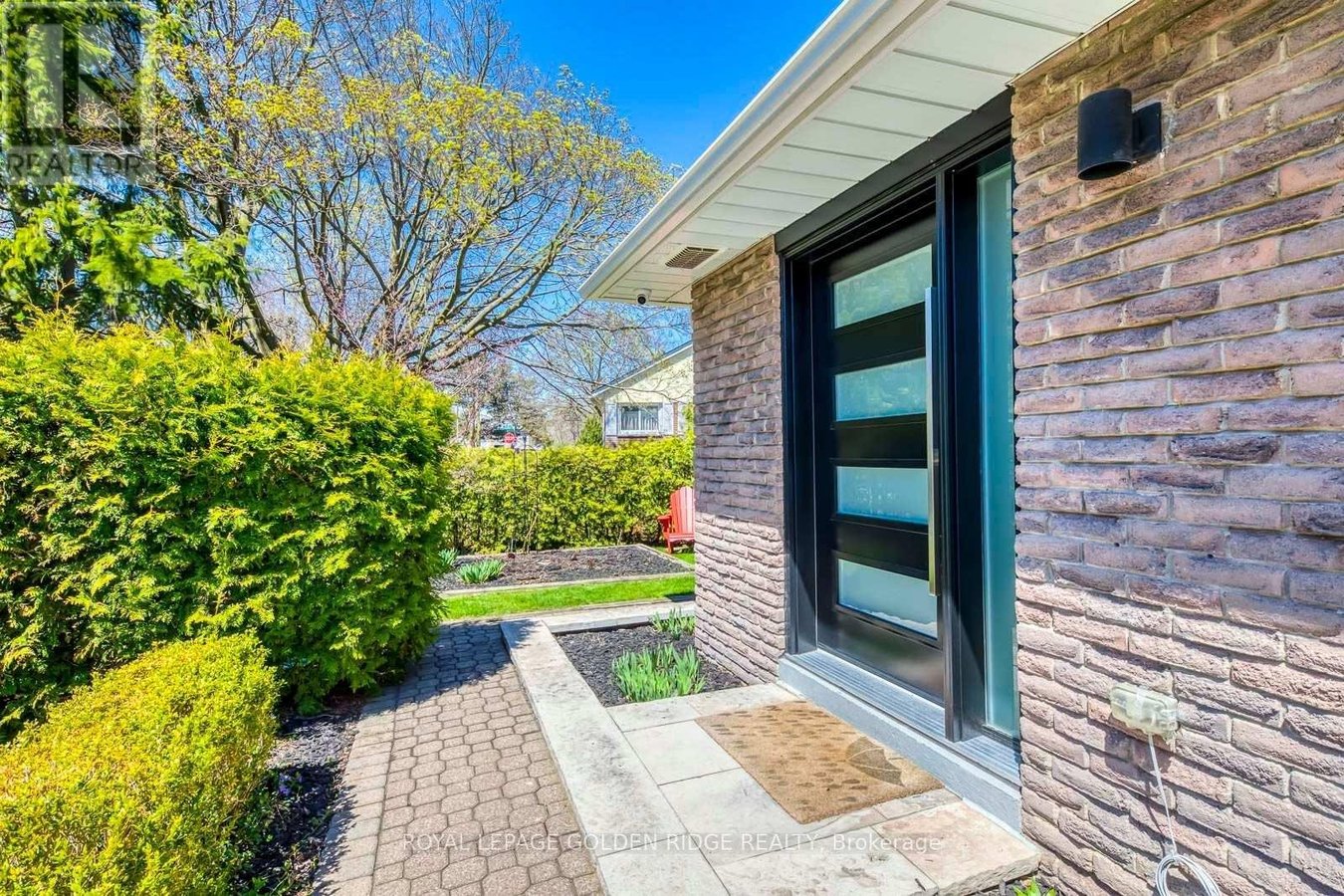 2220 ELMHURST AVENUE - Photo 2