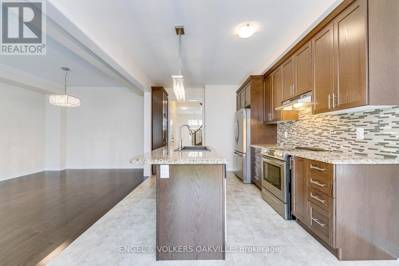353 LEADWOOD GATE - Photo 7