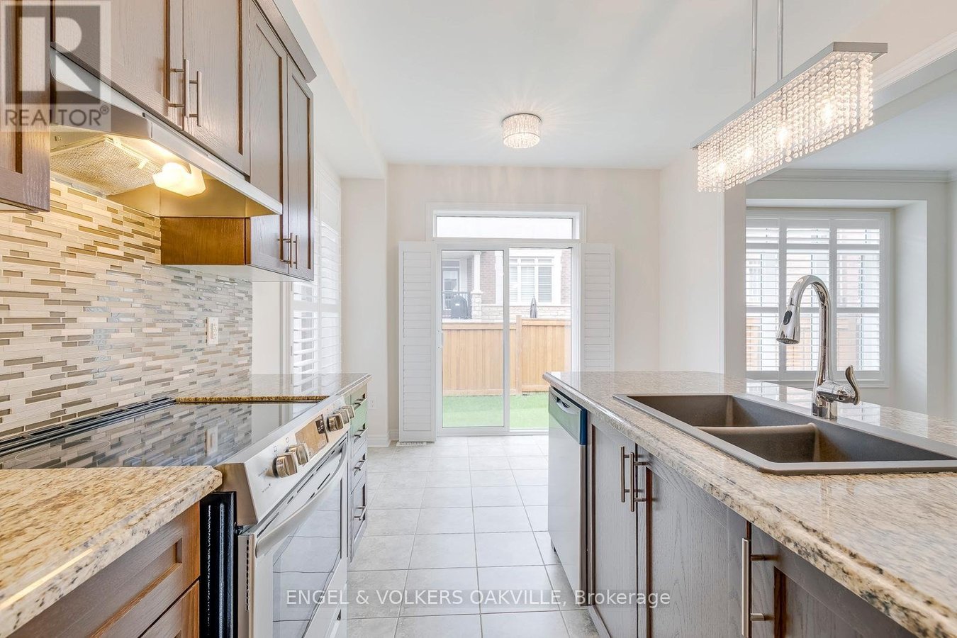 353 LEADWOOD GATE - Photo 8