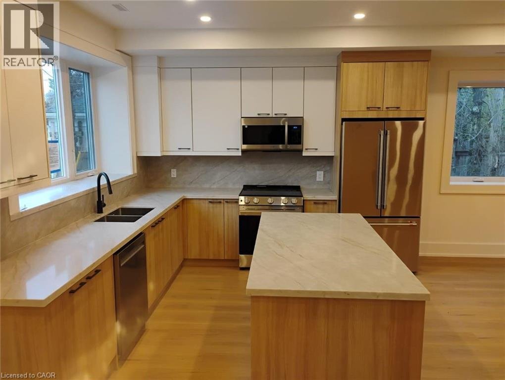 288 OAKWOOD Crescent - Photo 3