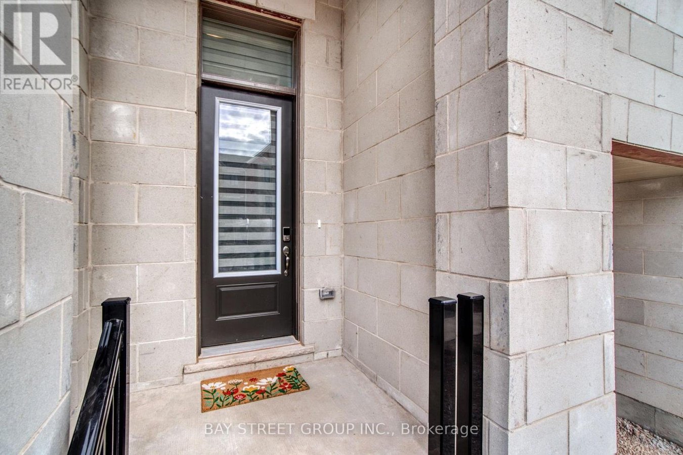 1375 KANIV STREET - Photo 2