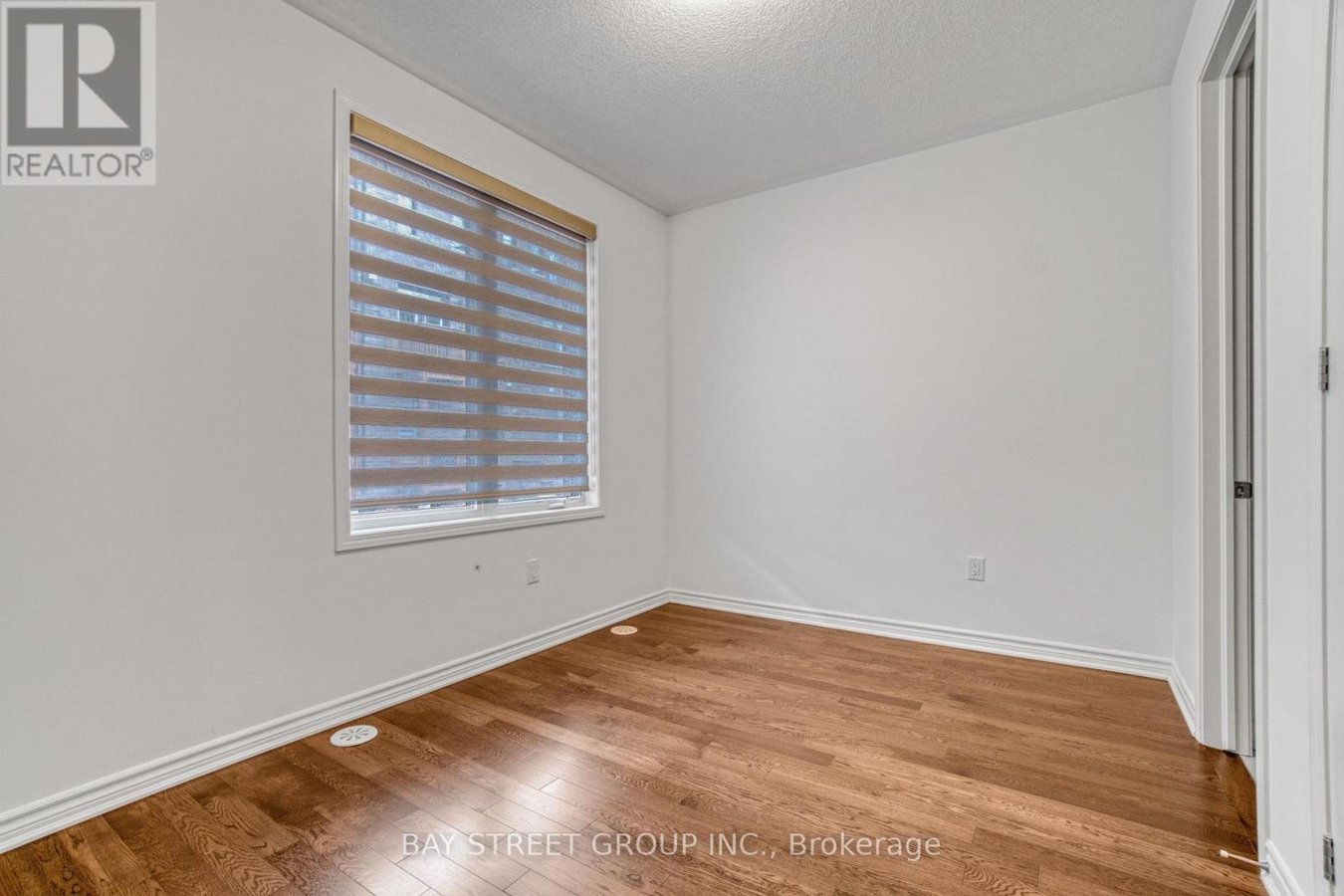 1375 KANIV STREET - Photo 37