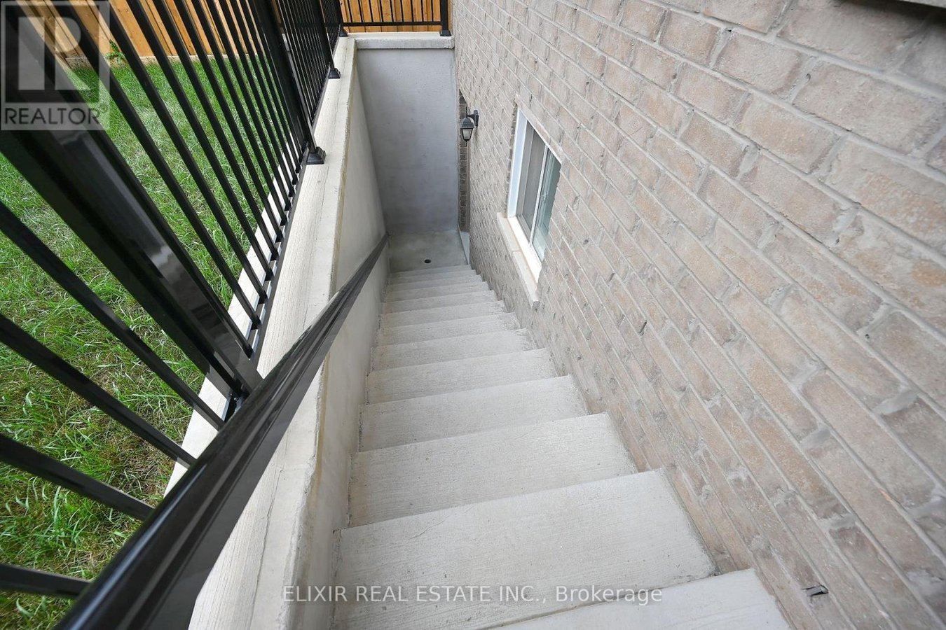 (LOWER LEVEL) - 46 MEVIRA GARDENS - Photo 3